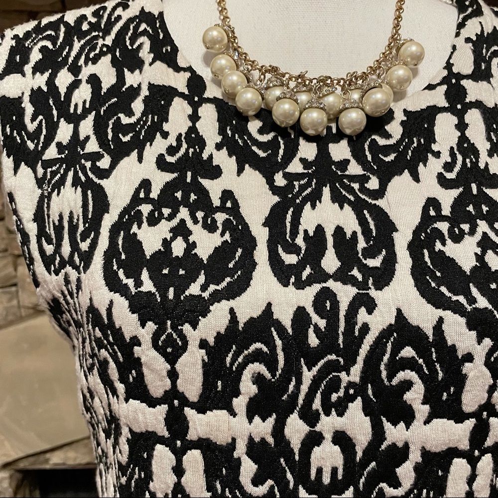 Gianni Bini Black White Damask Sleeveless Dress - Picture 4 of 10